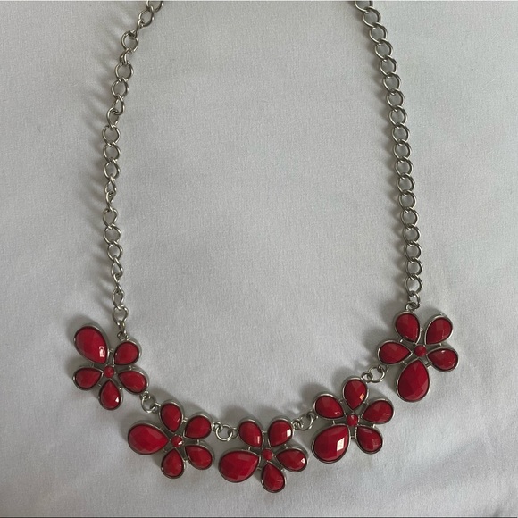 Red flower necklace - Picture 1 of 1